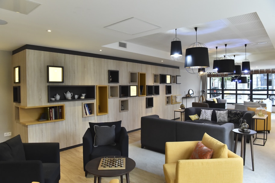salon commun suresnes